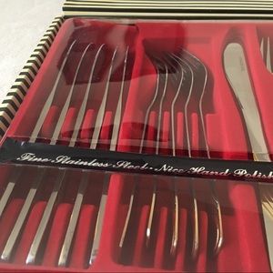 Vintage Dining - Stateless Steel Silver 24 Piece Set Vintage Dining - Stateless Steel Silver 24 Piece Set
